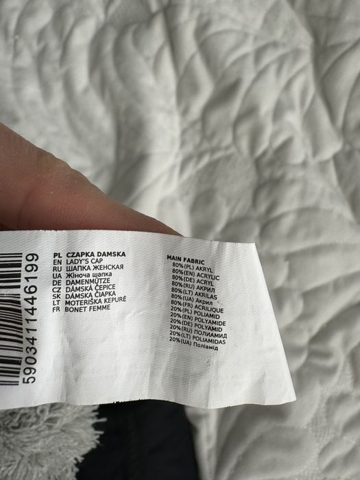 Ciepla damska szara czapka z pomponem