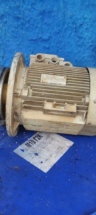 7.5кВт, один 3000об/хв,інший 1500об/хв