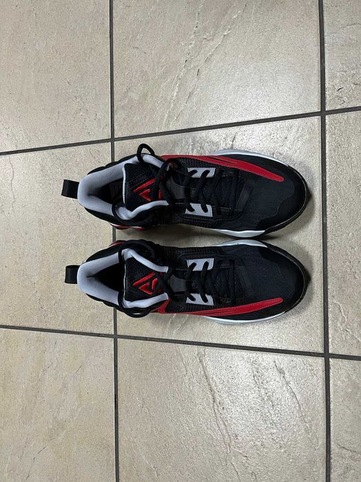 Кросівки ігрові,баскетбольні Nike Giannis Immortality 3  42 р