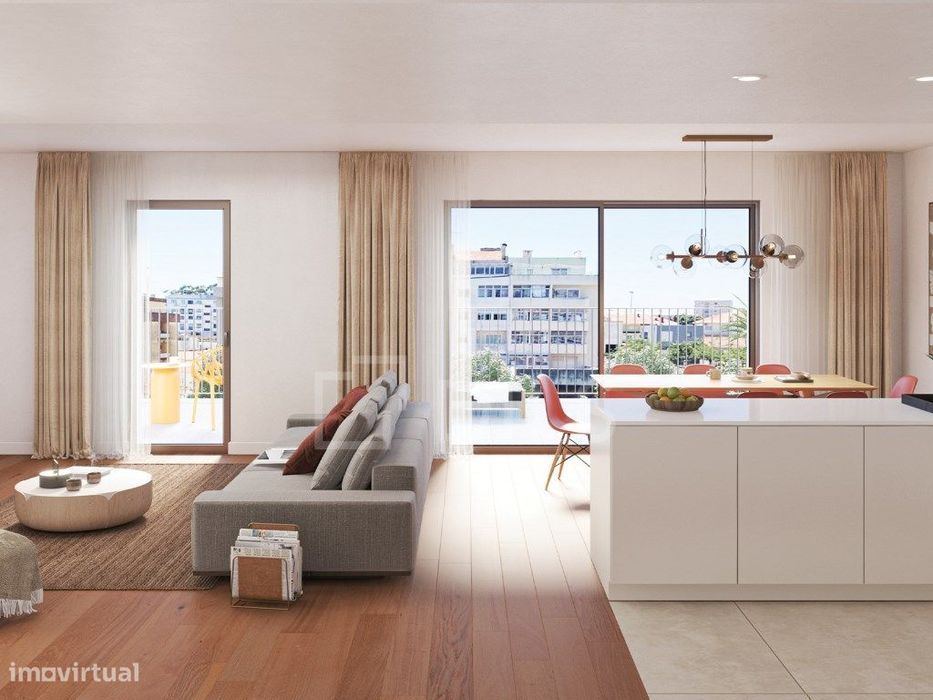 Apartamento T3 com área exterior na Alameda das Antas