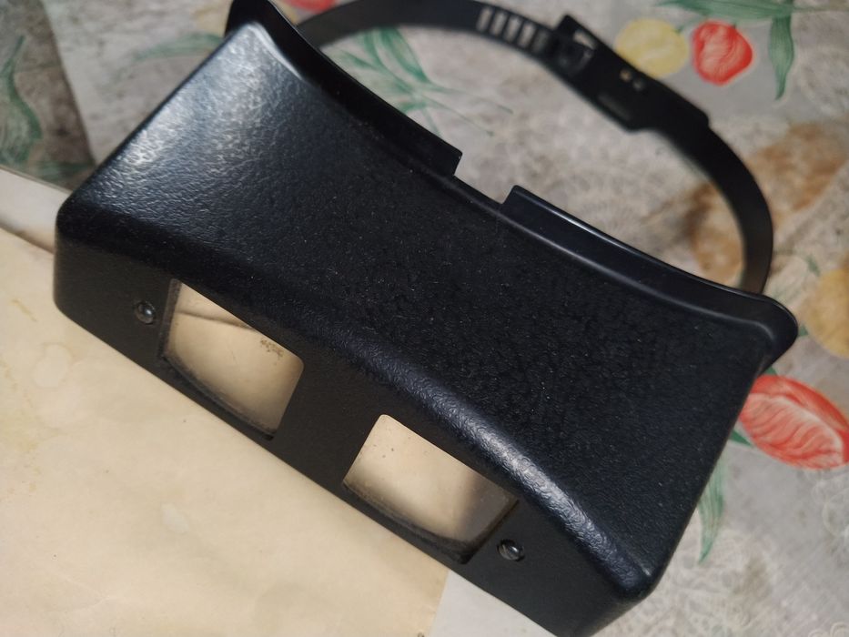 Лупа бинокулярная времён СССР в упаковке с паспортом - инструкцией