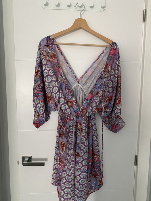 Vestido comprido com decote