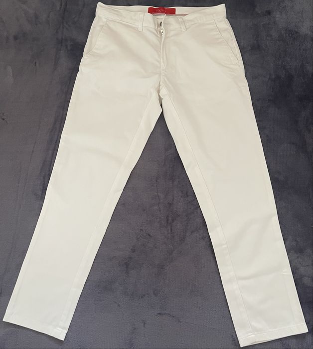 Продаж білих чоловічих штанів Zara