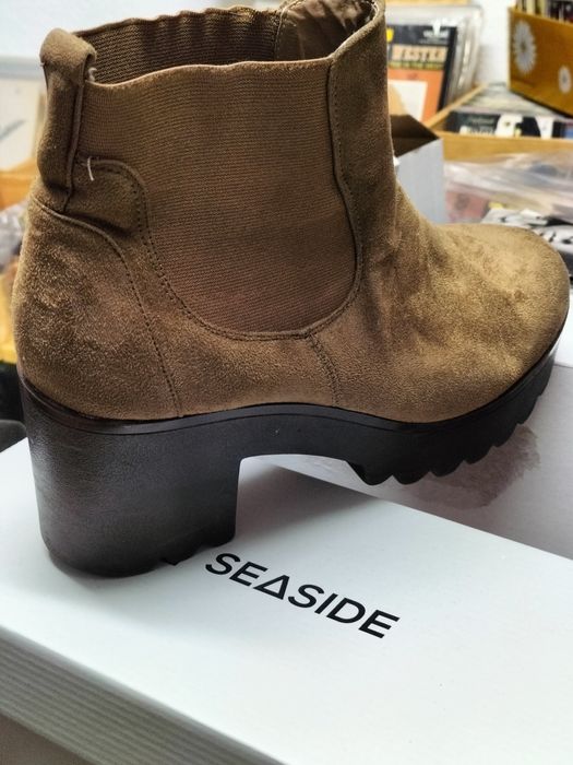 Botas camurça castanho