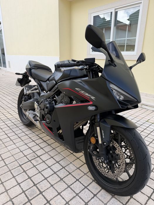 Honda CBR650R e-clutch 2024 (Garantia)