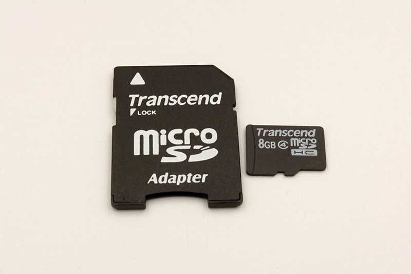 Cartão de Memória MicroSD de 8Gb com Adaptador SD - Novo