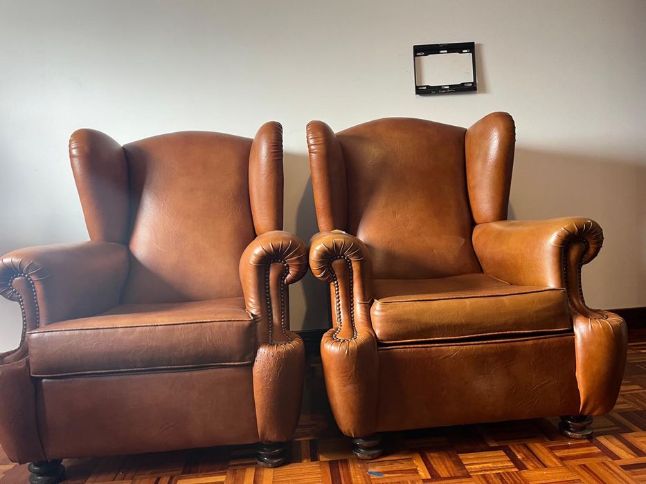 Cadeirões/ poltronas em pele