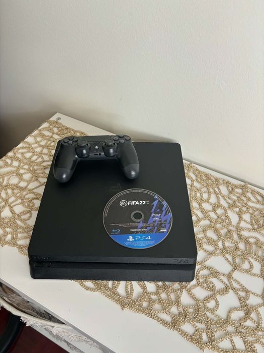 PS4 Slim + 1 comando+ FIFA 22
