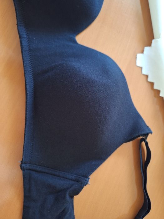 Czarny biustonosz dla karmiącej mamy  rozmiar 38DD, 85E