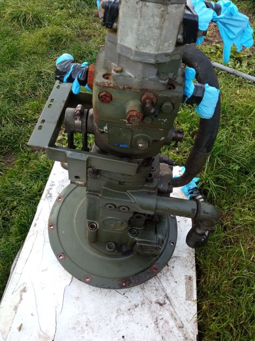 Opryskiwacz samojezdny tecnoma berthoud sequip caruella ut at hydromotor ms 18 hydromatik A4V