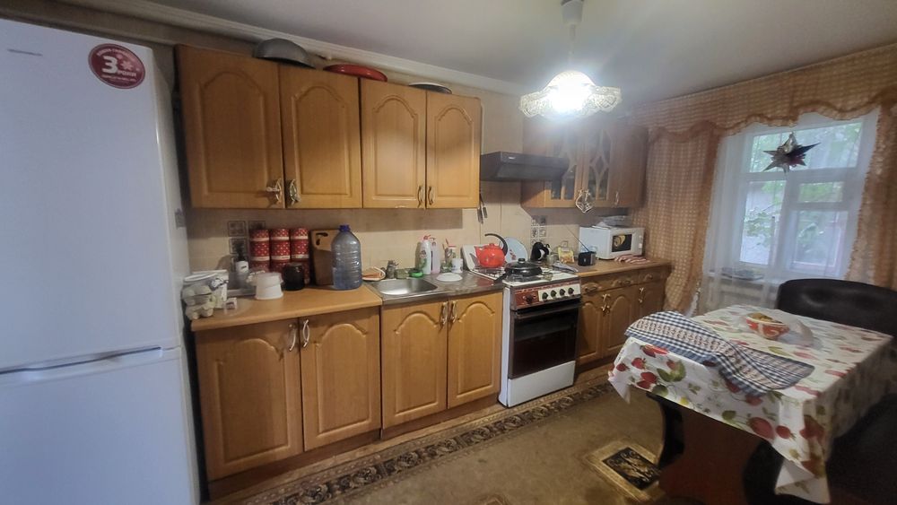 Продаю будинок за містом