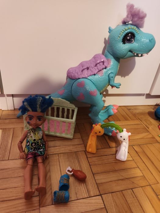 Cave Club Tyrasaurus Dinozaur