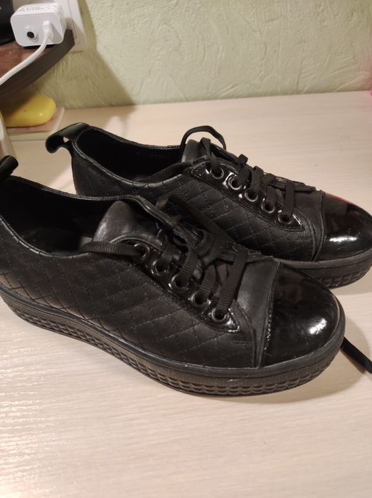 Натуральные кожаные туфли