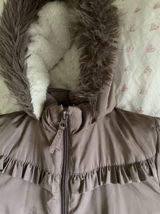 Зимова куртка на дівчинку