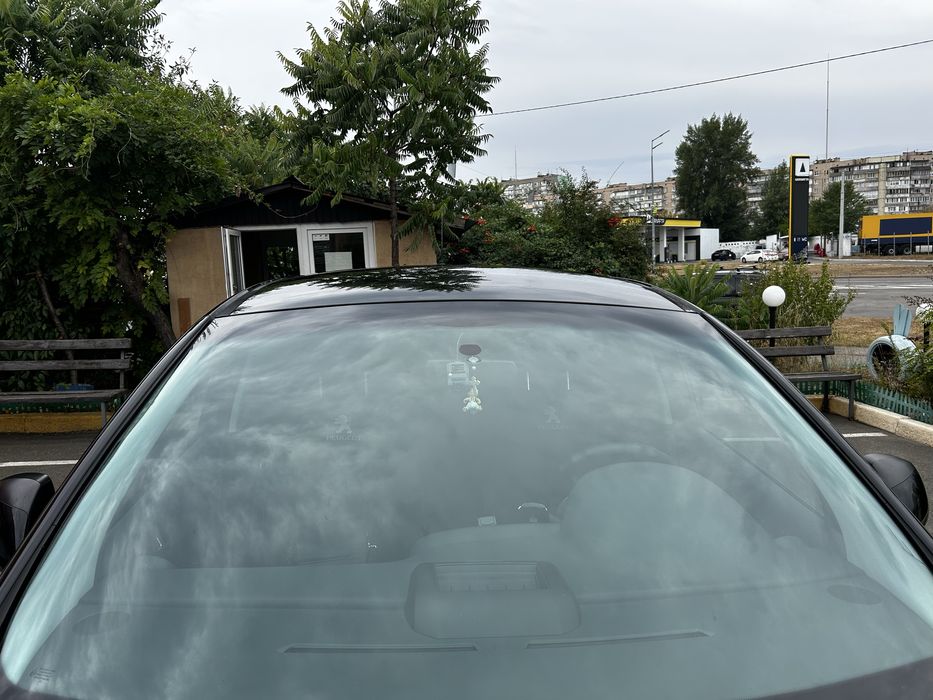 Продам Пежо 3008 1.6 HDI 2011