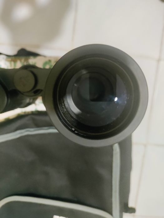 Binóculos 10x50 Meade