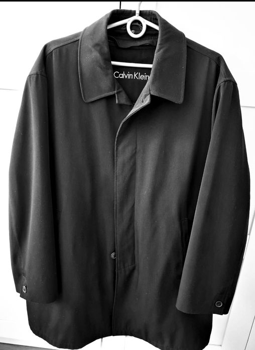Płaszcz Calvin Klein - klasyczny, czarny, bardzo dobry stan.