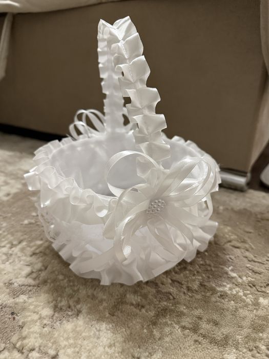 Весільний кошик для цукерків або бутоньєрок