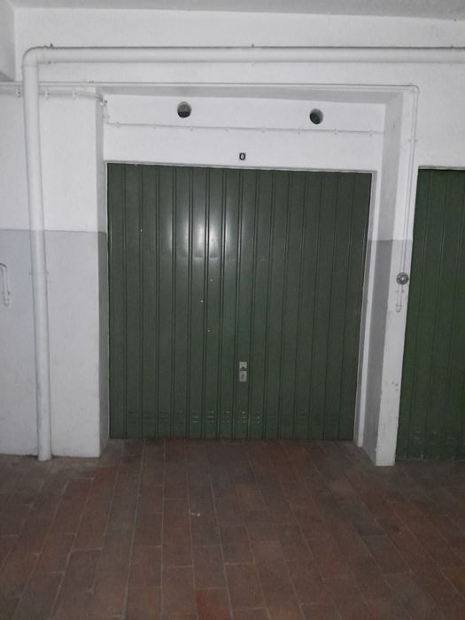 Vende-se Garagem em Almada velha