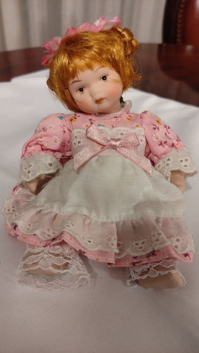 Boneca de porcelana