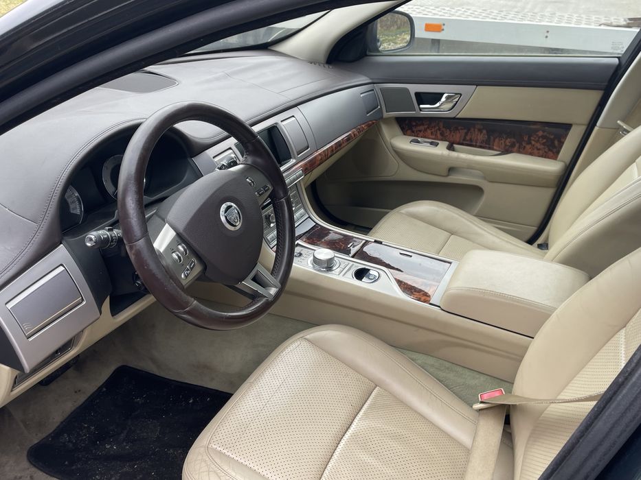 Jaguar xf 2.7diesel 2008r uszkodzony silnik