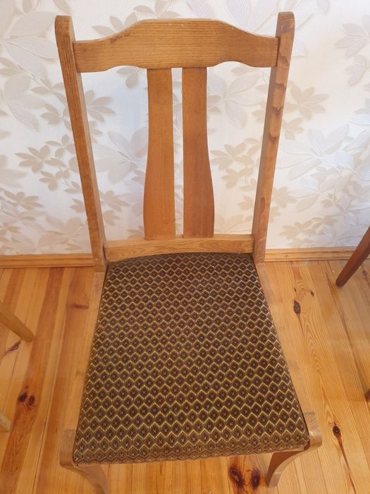 Продам 4 стула. Нові