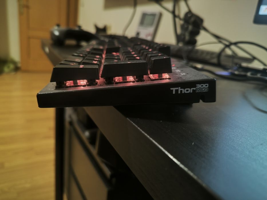 Teclado mecânico Thor 300