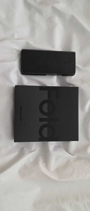 Samsung Galaxy Z Fold 4 – Para Reparação / Peças | Com Caixa