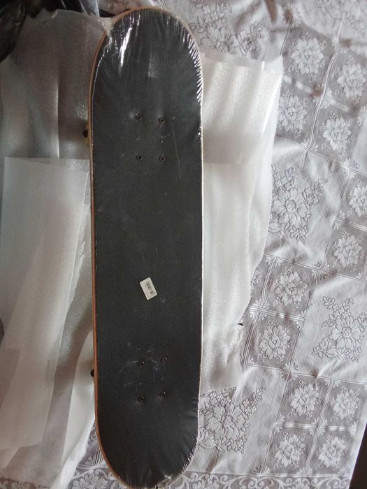 Skate novo sem extriar (será o comprador a extriar)