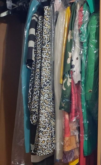 Roupa de gama alta e média