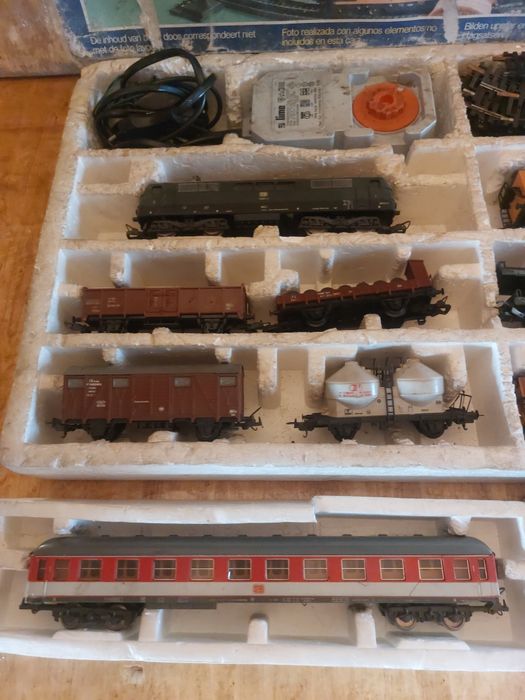 kolejka z szynami elektryczna