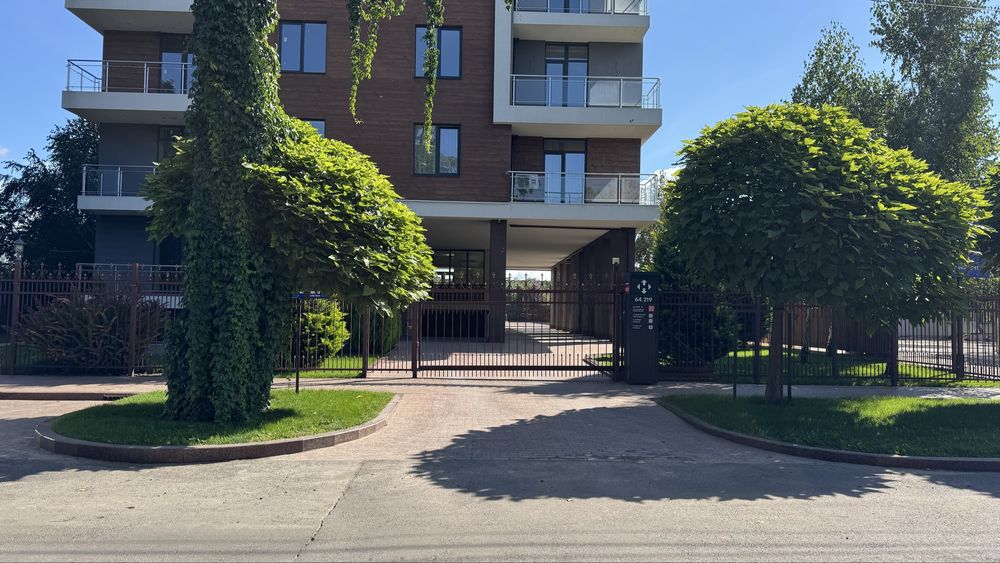 Паркомісце в оренду