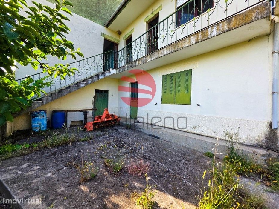 Moradia T4 C/ Garagem E Terreno