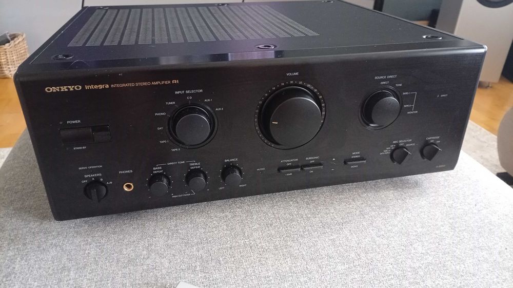 Wzmacniacz Onkyo 8850 .