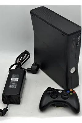 Хbox360slim+ Геймпад ! Пишіть Ват сап ! Або приватні  повідомлення олх