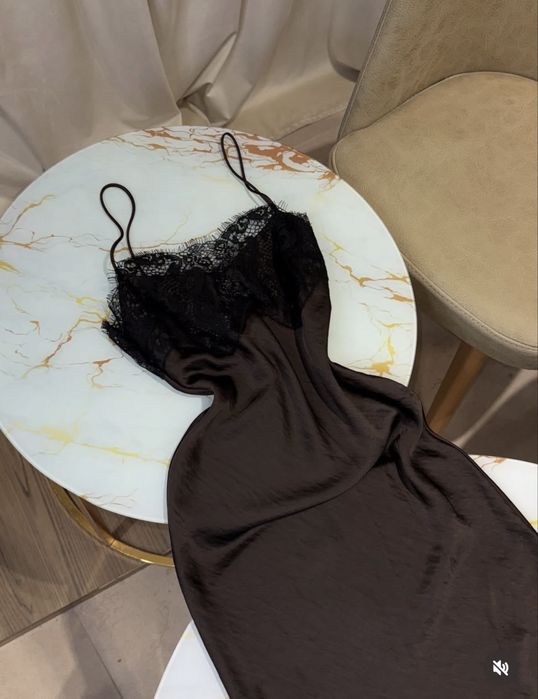Асиметрична атласна сукня Zara з мереживом вечірнє атласне плаття Zara сатинова сукня розмір хс/с