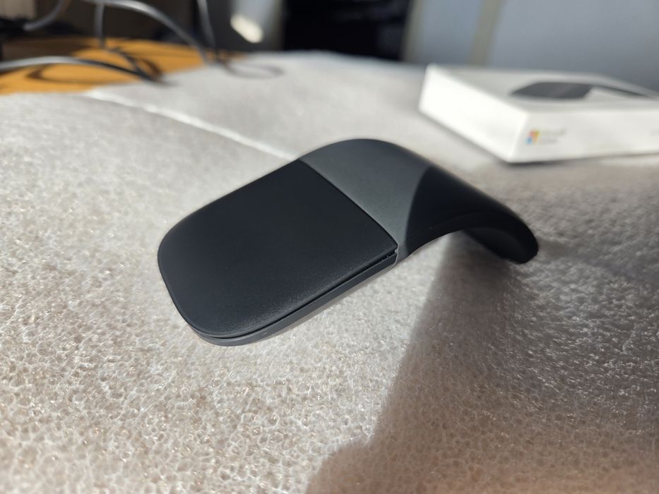 Безпровідна мишка Microsoft Arc Mouse
