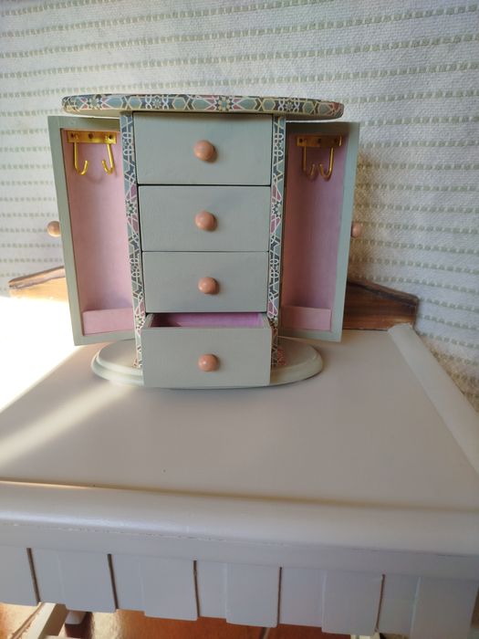 Organizador de jóias restaurado