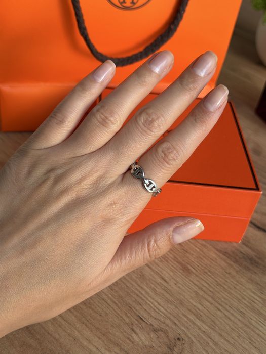 Каблучка трендова в стилі Hermes з гравіруванням