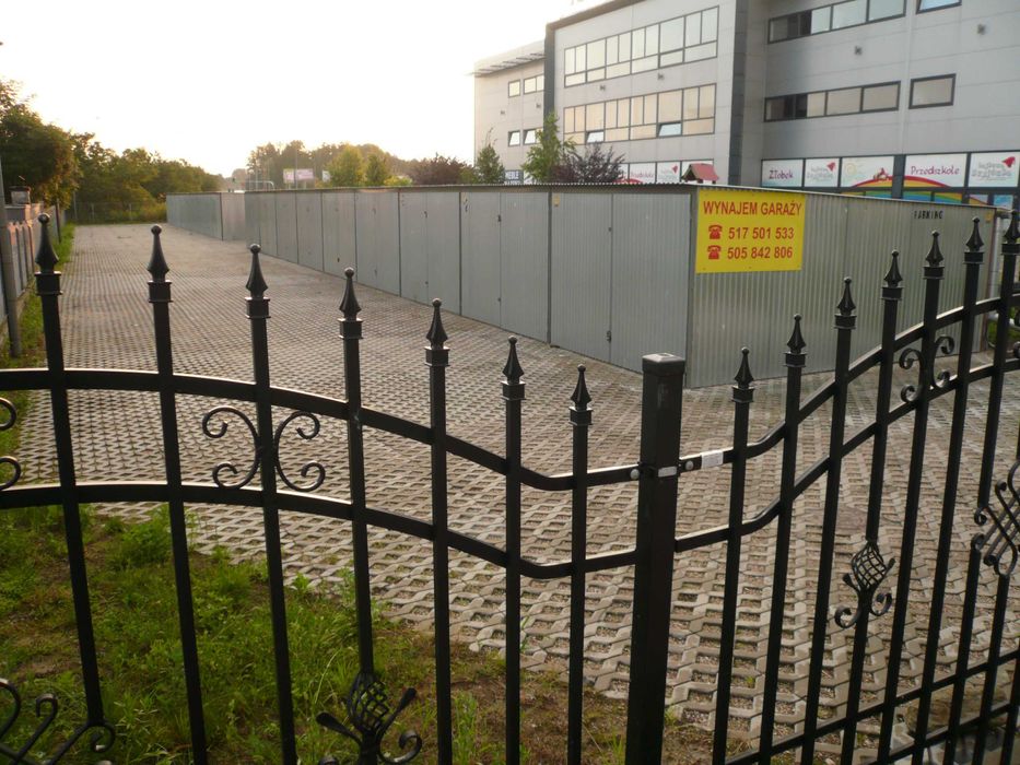 Garaż Podolszyce 3m * 6m - LIDL, FORUM BIZNESU