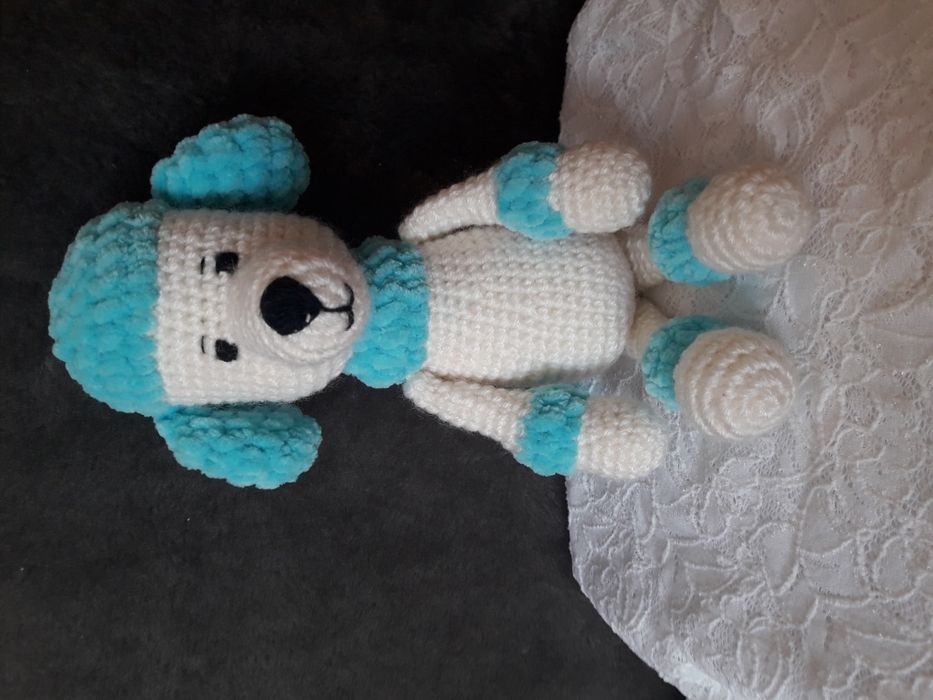 Piesek pudel na szydełku rękodzieło artystyczne zabawka Eko handmade