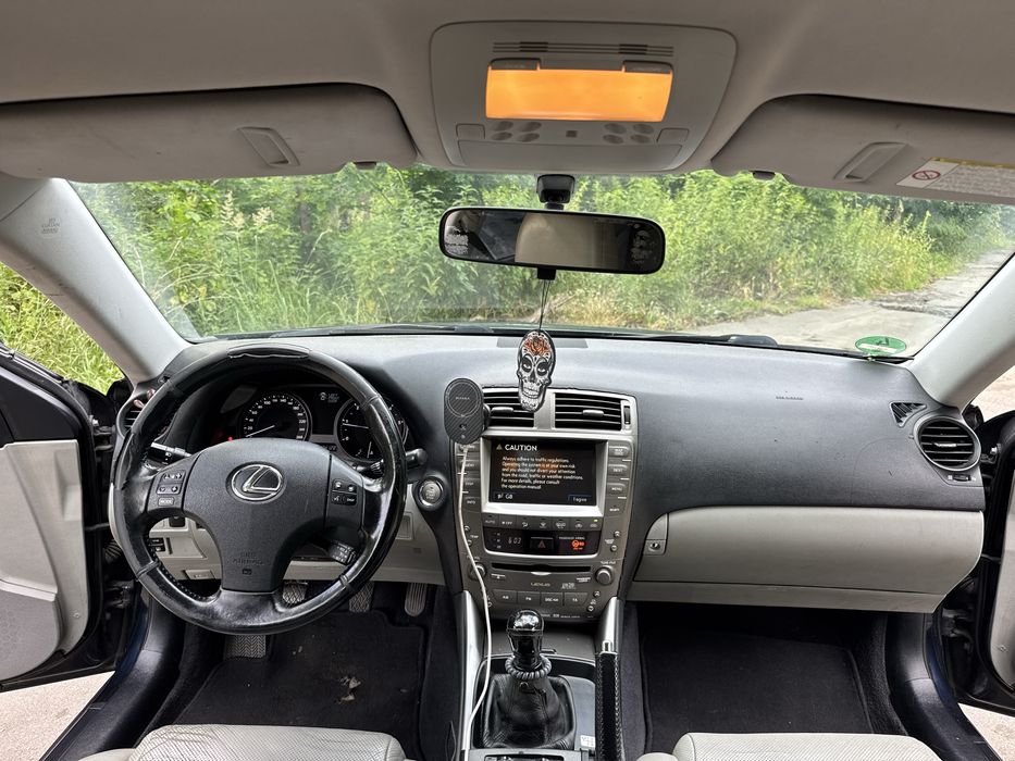 Lexus is 220d, 2007рік