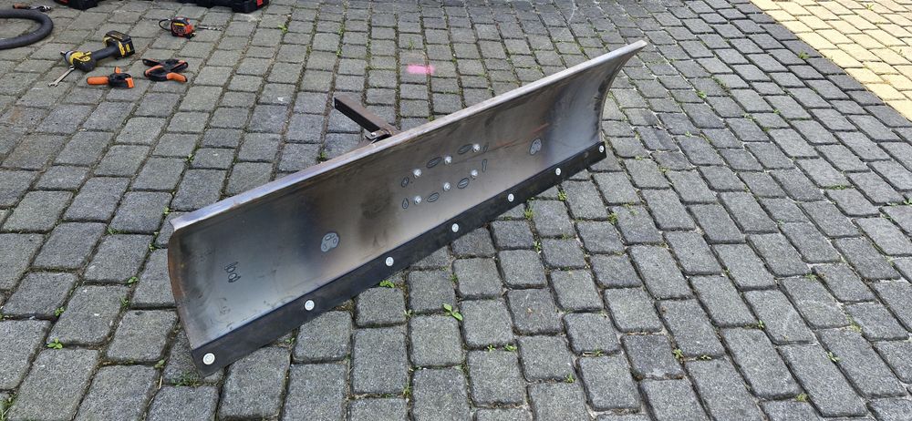 Pług do śniegu pług śnieżny blacha na pług do traktorka kosiarki