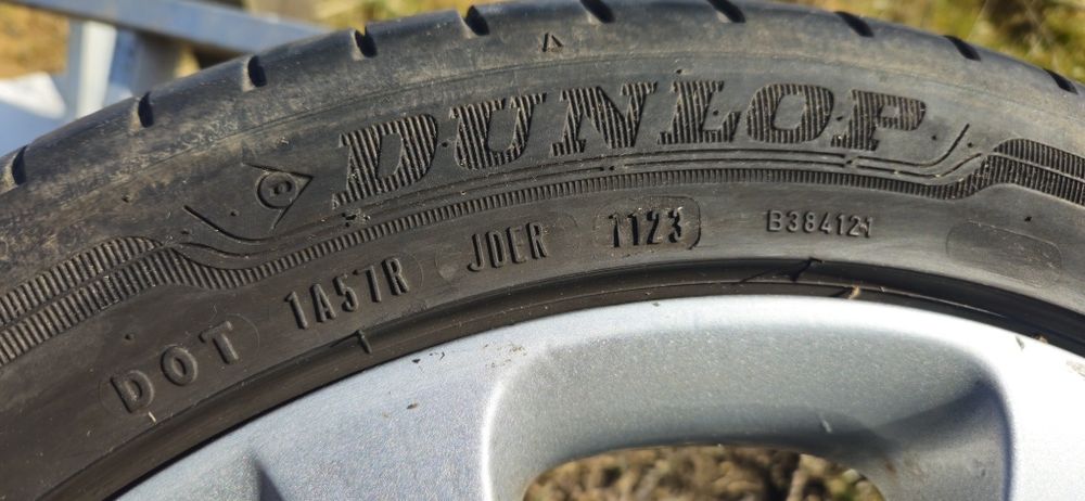 Felgi aluminiowe 17 z oponami dunlop 225/45 R17