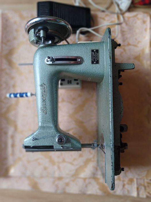 Maszyna do szycia Łucznik elektryczna,używana.
