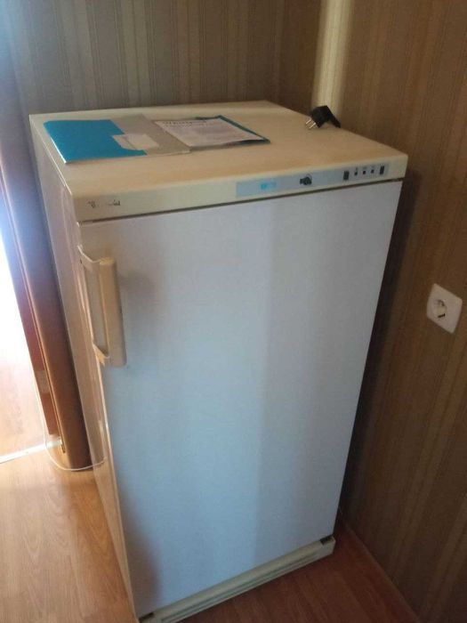 Морозильна камера Whirlpool
