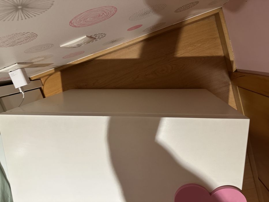 Cabide e baú ou arca - Margarida - madeira pinho