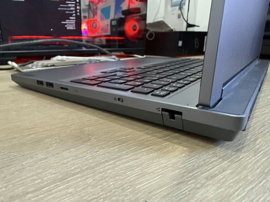 Lenovo Legion 5i 16IRX9