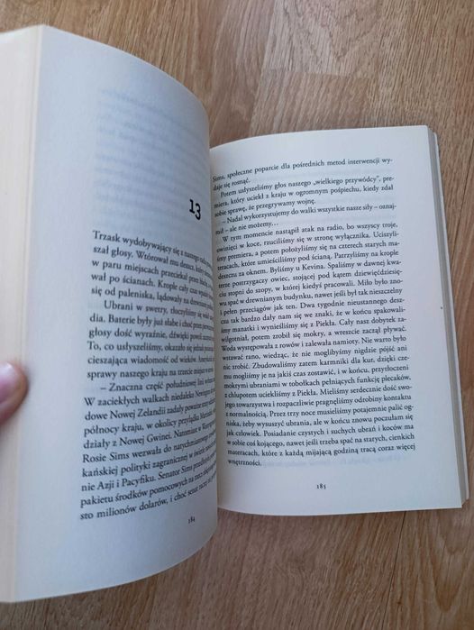 Jutro (tom 2) W pułapce nocy John Marsden