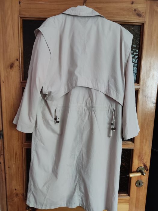 Luźny płaszcz prochowiec trencz z czasów PRL-u Vintage